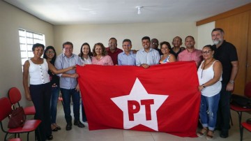 PT reúne prefeitos da legenda em busca de reeleição nos municípios de PE 