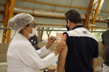 Trabalhadores da indústria e construção civil de Belo Jardim tem faixa etária da vacinação contra Covid-19 ampliada para 30 anos