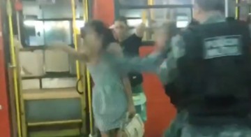 Corregedoria apura agressão de PM contra mulher trans no Terminal da Joana Bezerra