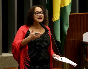 Ministra Luciana Santos participa de evento no Recife nesta segunda (10) 