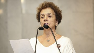 Laura Gomes declara que não será candidata a Deputada Federal e cita compromisso coletivo 