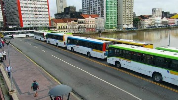 Por mais segurança no trabalho, rodoviários realizam ato no Centro do Recife