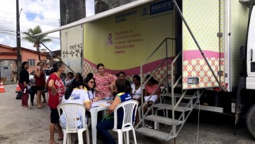 Mamógrafo móvel percorre bairros do Recife
