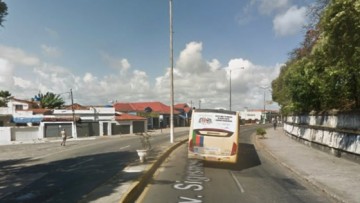 Obras na rede coletora de esgoto mudam trânsito em Olinda 