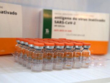 PE recebe mais 110,8 mil doses de vacina contra Covid