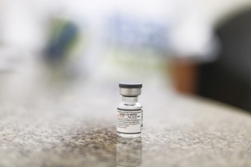 Agendamento para vacina bivalente contra Covid-19 no Recife começa nesta terça