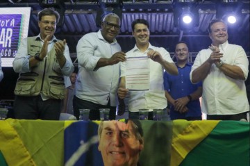 Anderson e Gilson recebem apoio do prefeito de Barreiros em ato da Caravana Simbora Mudar Pernambuco