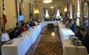 Paulo Câmara se reúne com prefeitos para discutir ações contra o óleo em PE