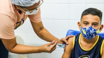 Para ampliar coberturas, Recife passa a aplicar vacinas contra HPV e meningite em shoppings