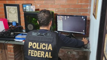 PF prende dois homens em flagrante por armazenamento de cenas de violência sexual infantil no Grande Recife