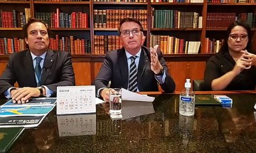 Bolsonaro considera que retomada de atividades no país acontecerá em até quatro meses