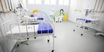 Pernambuco tem 103 bebês e crianças à espera de leito em UTIs neonatal e infantil, diz SES