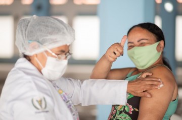 Olinda realiza cadastro para a dose de reforço da vacina contra a covid-19