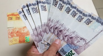 Polícia Militar prende uma bombeiro civil com notas falsas de R$ 200 em Carpina 
