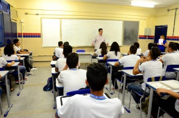 Jaboatão e Paulista inciam período de matrícula escolar