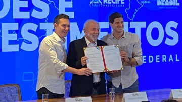 Lula e João Campos assinam Ordem de Serviço que garante R$40 milhões para ações nas encostas de 14 bairros e comunidades do Recife