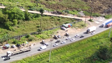 Aulas são suspensas e serviços de saúde afetados em Igarassu devido à bloqueios em rodovias estaduais