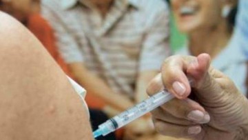 Caruaru realiza drive-thru para público da terceira etapa da vacinação contra gripe