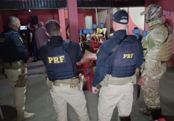 Quatro pessoas são presas durante operação contra crimes de exploração sexual em pontos de prostituição na RMR