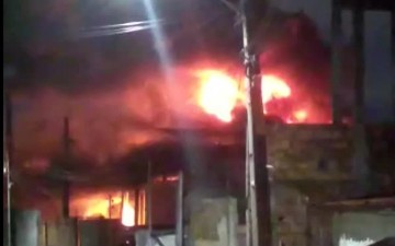 Incêndio atinge galpão de material reciclável na Zona Sul do Recife 