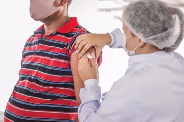 Caruaru amplia vacinação bivalente para grupos prioritários