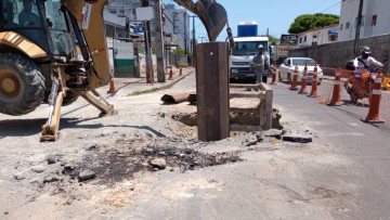 Compesa realiza intervenção na rede de esgoto em Rio Doce