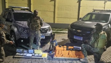 Dois suspeitos que transportavam 150kg de maconha, crack e cocaína são detidos na avenida Recife