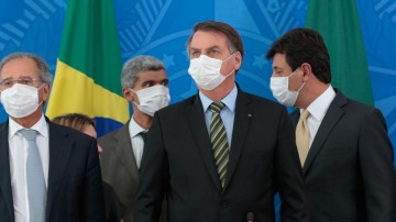 Bolsonaro diz que situação é grave, mas não deve haver pânico