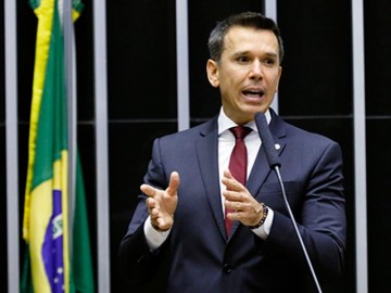 Felipe Carreras comandará maior bloco da Câmara dos Deputados