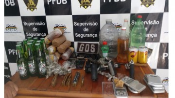 Drogas e armas são apreendidas no Complexo prisional do Curado
