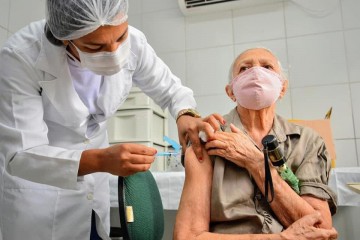 Camaragibe inicia vacinação de idosos a partir dos 80 anos