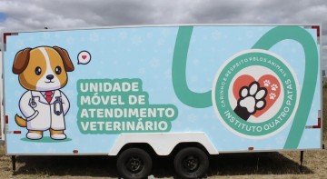 Unidade móvel oferece atendimento veterinário gratuito e adoção de animais em Caruaru