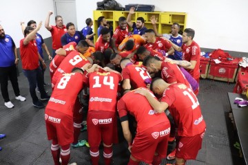 Após empate, Náutico retorna ao Recife confiante para jogo de volta