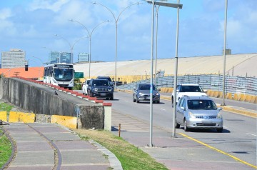 Ponte Giratória, que liga o bairro de São José ao Recife Antigo, será interditada para manutenção; 11 linhas de ônibus são afetadas 