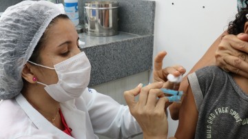 Postos de saúde do Recife permanecem com horários estendidos para Campanha de Multivacinação