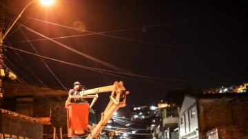 Recife lança programa de iluminação focado em pedestres nas vias mais movimentadas da cidade