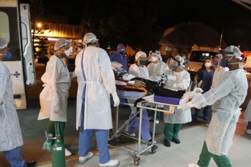 Dez pacientes com Covid-19, vindos de Manaus, já estão internados no Hospital das Clínicas da UFPE