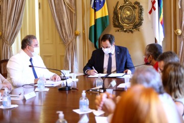 Governador Paulo Câmara anuncia reajuste para os servidores públicos do estado