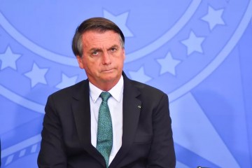 PGE pede que Bolsonaro se torne inelegível por mentiras sobre urnas
