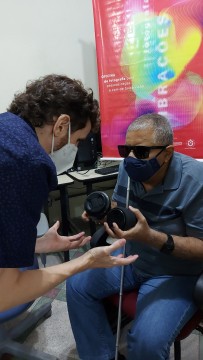 Capacitação em técnicas fotográficas será oferecida de forma gratuita para jovens e adultos cegos e com baixa visão de Caruaru