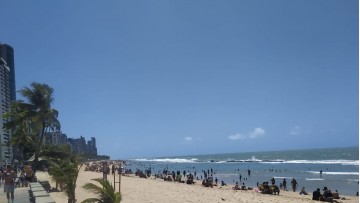 Praias do Grande Recife ficam cheias neste domingo 