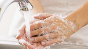 Cuidados com a higiene das mãos para evitar o vírus da gripe