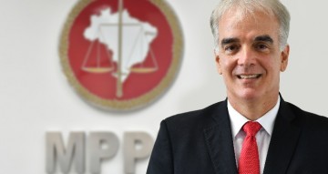 Marcos Carvalho é reconduzido ao cargo de procurador-geral de Justiça por Raquel Lyra