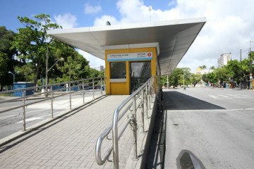 Estações do BRT são fechadas para obras de reparo