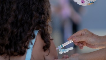 COVID-19: Pernambuco autoriza aplicação da terceira dose em crianças de 5 a 11 anos