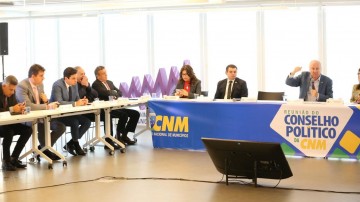 Marcelo Gouveia participa de reunião do Conselho Político da CNM
