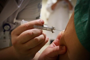 Prefeitura do Recife alerta para golpe contra pessoas cadastradas para receber a vacina contra a Covid-19 na cidade 