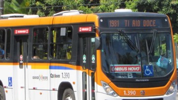 Mulher é vítima de importunação sexual dentro de ônibus em Olinda