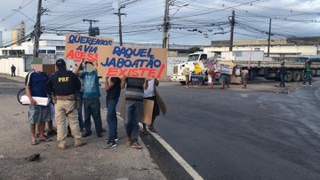  Protesto, na Estrada da Muribeca, pede melhorias na PE-17