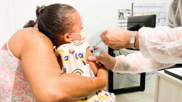 Vacinação da Covid passa a ser anual para crianças e grupos prioritários a partir de 2024